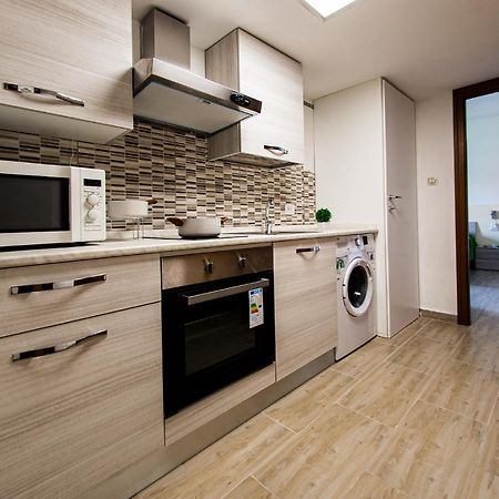 Lorenteggio 209 Milan Bagian luar foto