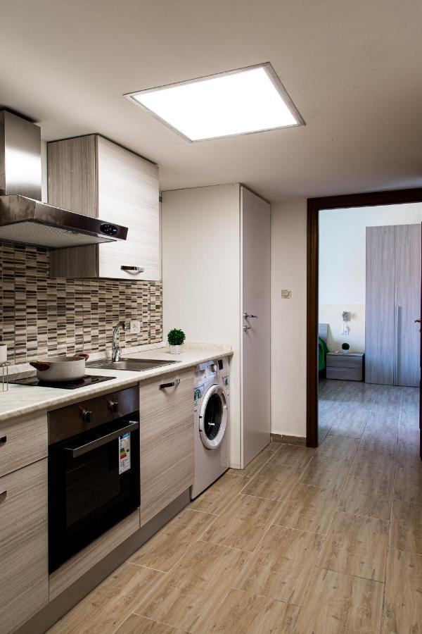 Lorenteggio 209 Milan Bagian luar foto
