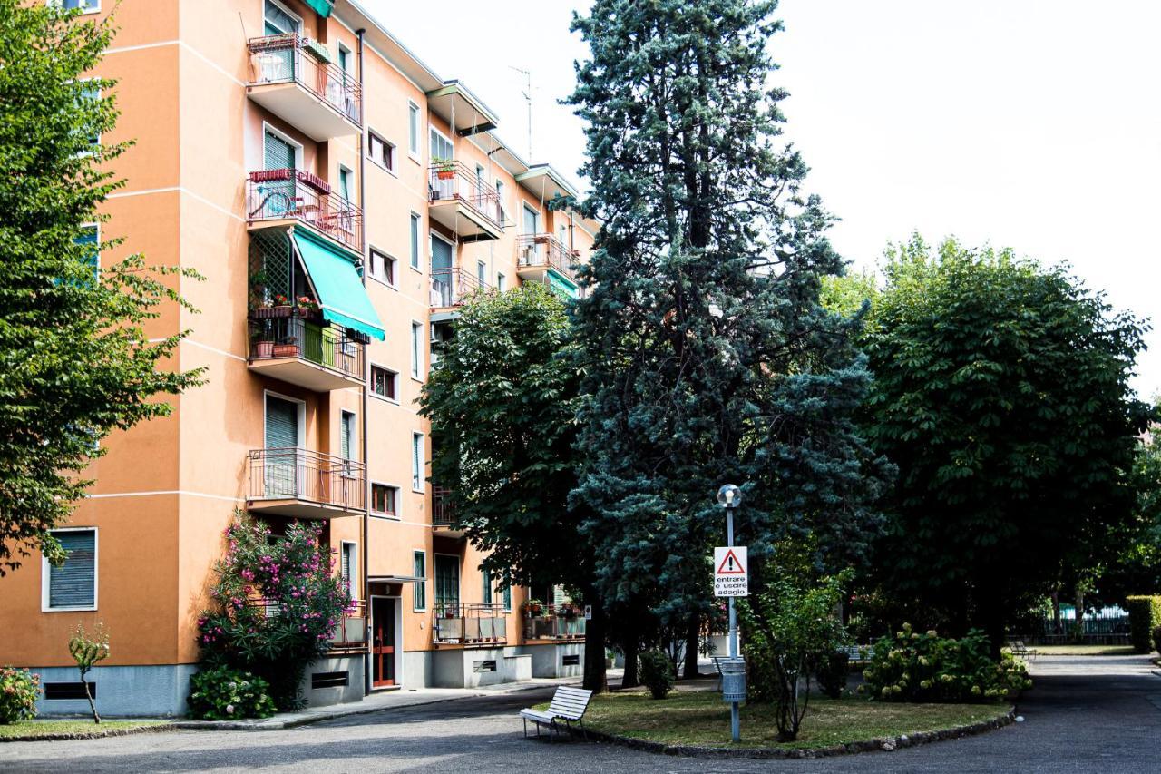 Lorenteggio 209 Milan Bagian luar foto